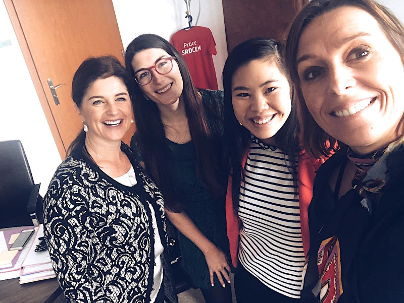 Dámská jízda světem léčiv