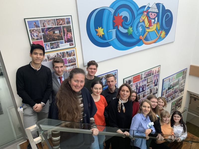 Google očima Adama a Jany